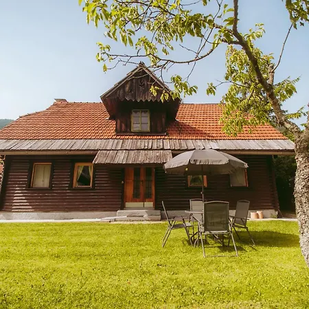 דירה Cozy Alpine House *